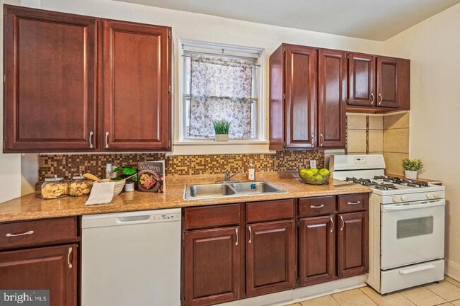 Building Photo - 5632 Belair Rd