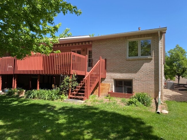 Building Photo - 2325 Northbrook Dr
