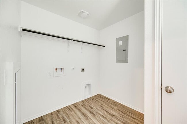 Building Photo - 275 Mica Trl