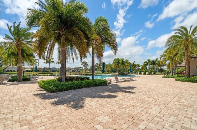 Building Photo - 4414 Ficus St
