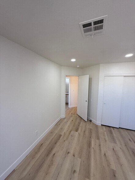 Building Photo - 3305 Paragon Dr