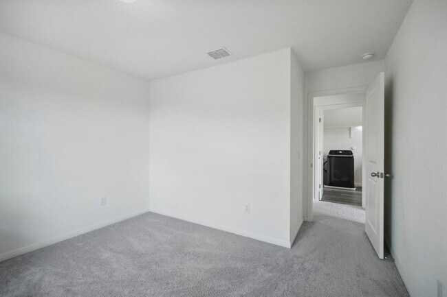 Building Photo - 200 Gemsbok Rd