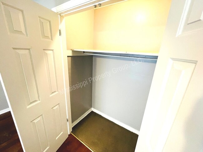 Building Photo - 4BR/2BA Home