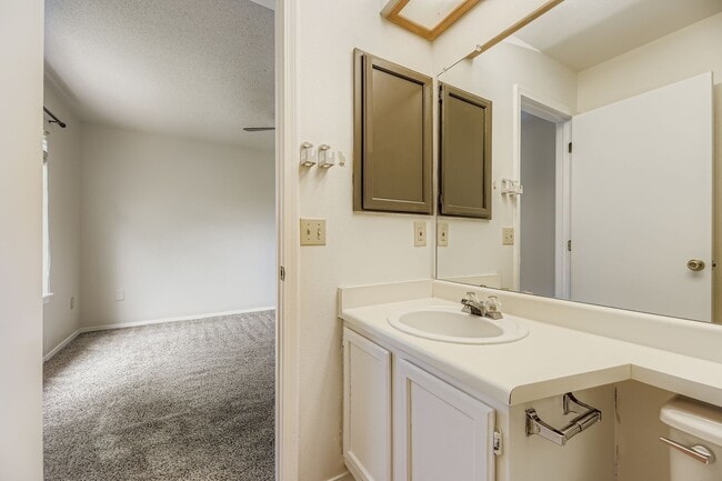 Building Photo - 6532 Freeport Dr
