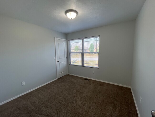 Building Photo - Sit Back, Relax. Your New home Awaits in R...