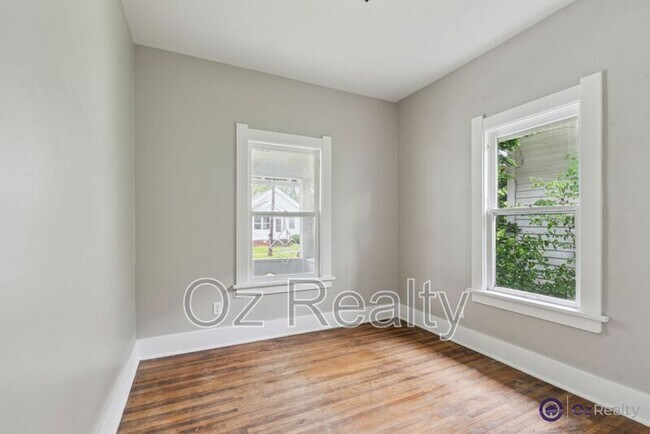 Building Photo - 2027 Berkshire Pl