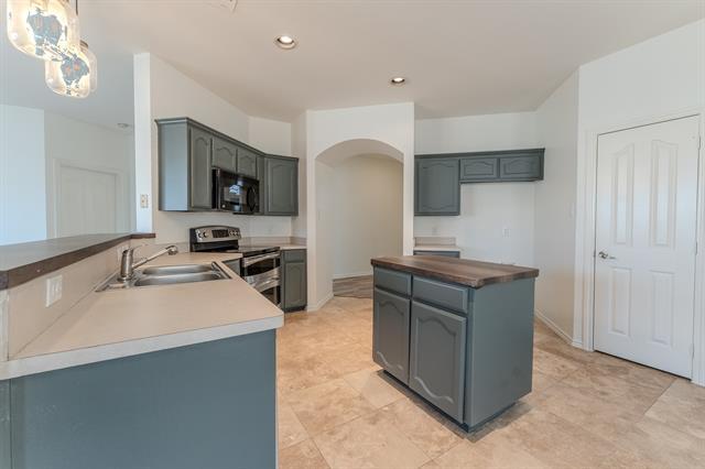Building Photo - 556 Caravan Dr