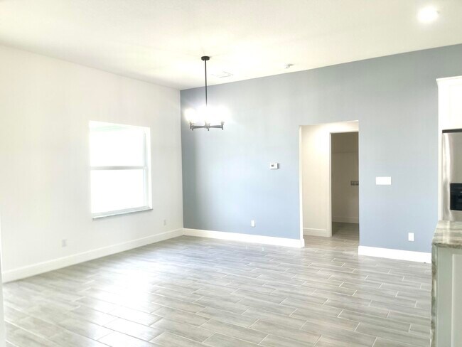Building Photo - 1260 Larkspur St SE