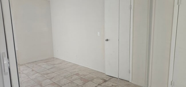 Building Photo - Quaint 2 story Townhome for rent