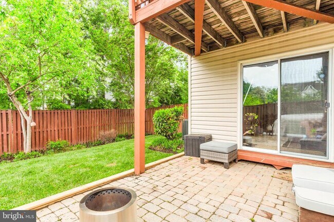 Building Photo - 2152 Millhaven Dr