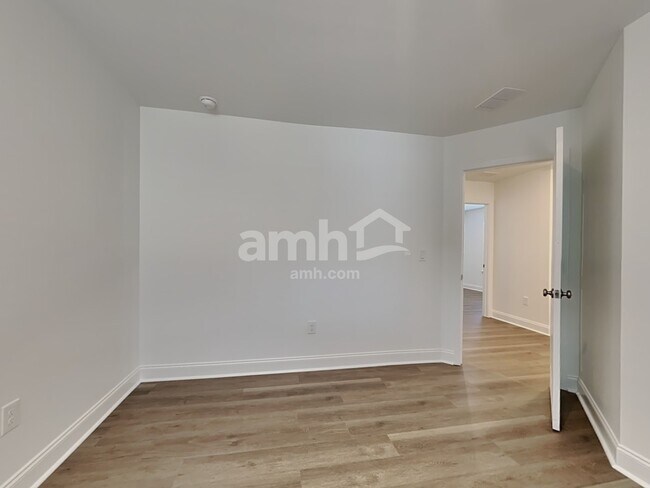 Building Photo - 319 Calla Lily Ct