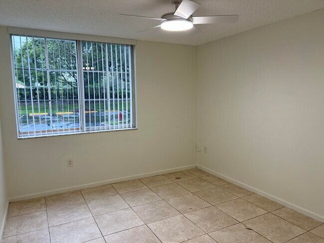 Building Photo - 7872 Sonoma Springs Cir