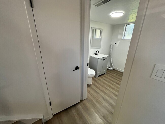 Building Photo - Completely Remodeled 2-Bedroom Duplex Unit by Provo River Trail