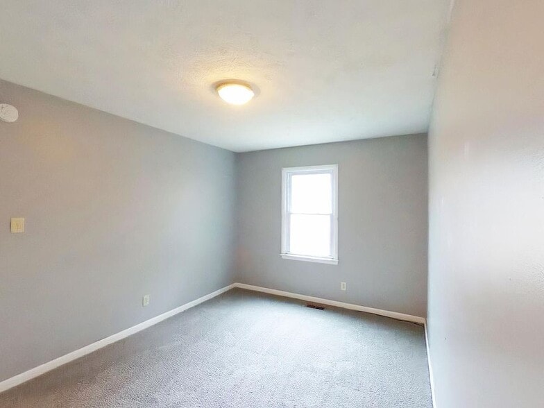 Building Photo - 7545 Fox Fern Dr