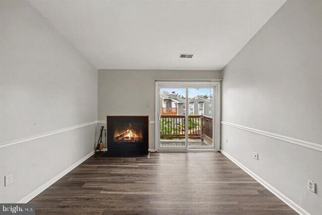 Building Photo - 8619 Beekman Pl