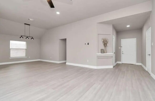 Building Photo - 3827 Flatwood Dr