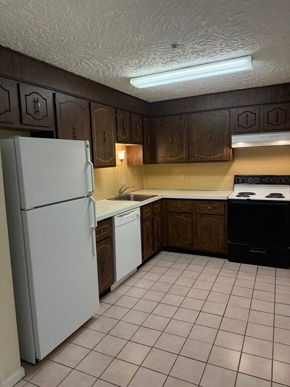 Building Photo - 310 Codman Hill Rd