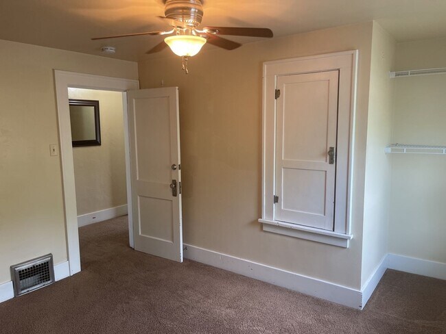 Building Photo - 1831 12th Ave