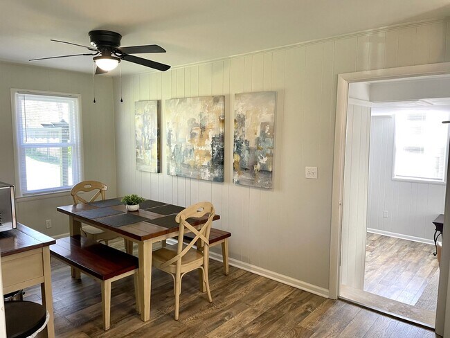 Building Photo - 214 Chapman Ln