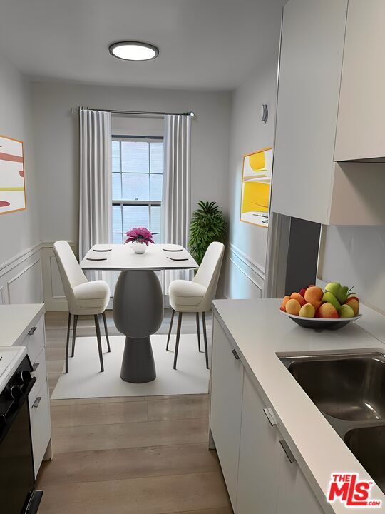 Building Photo - 325 N Palm Dr