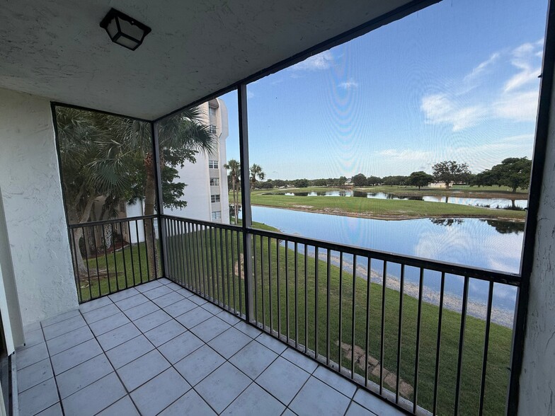 Building Photo - 3150 W Rolling Hills Cir
