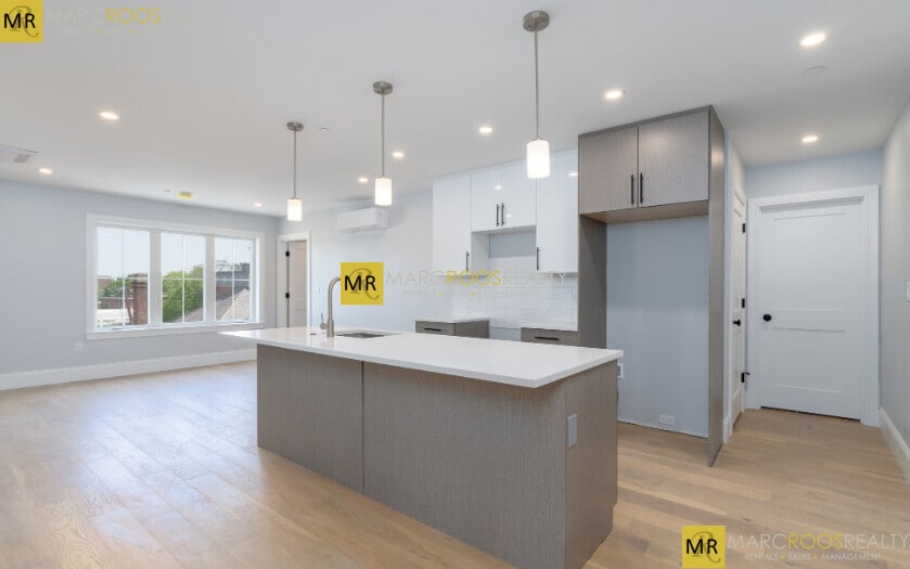 Building Photo - 340 Market St