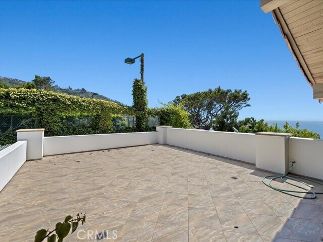 Building Photo - 709 Paseo Del Mar