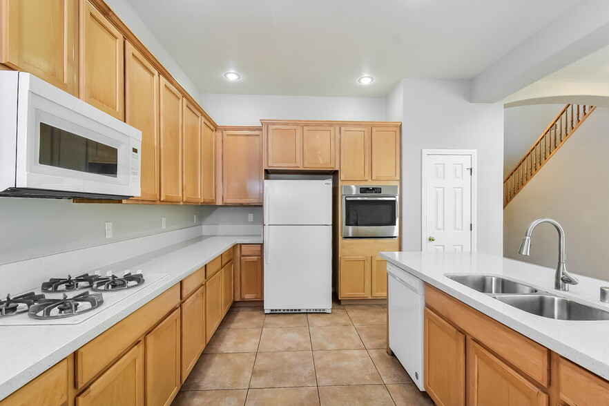 Building Photo - 10510 Eagle Nest St