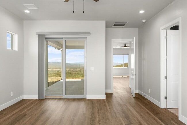 Building Photo - 15690 E Orch Vw Rd