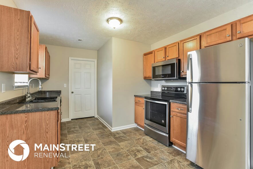 Building Photo - 220 Highland Oaks Dr