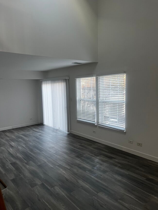 Building Photo - 640 Beaver Ct