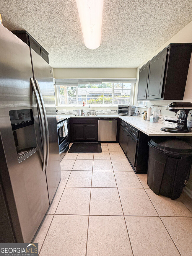 Building Photo - 702 Westgate Cir