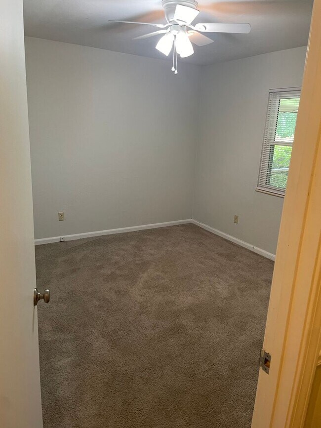 Building Photo - 4/2 House in Killearn Estates