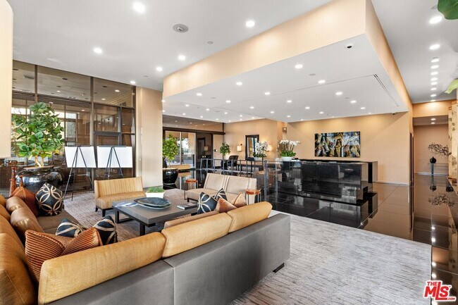 Building Photo - 10430 Wilshire Blvd