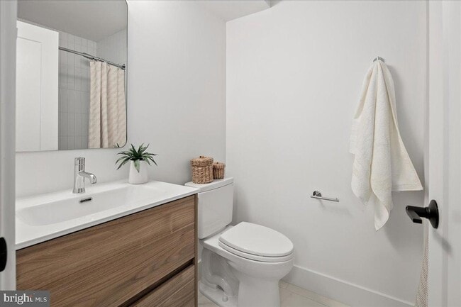 Building Photo - 909 N Irving St