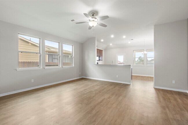 Building Photo - 13076 Laura Lake Dr