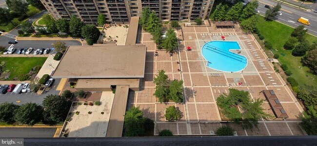 Building Photo - 3705 S George Mason Dr