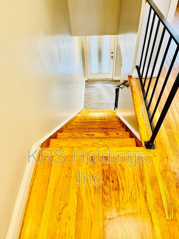 Building Photo - 5239 Goolsby Ct