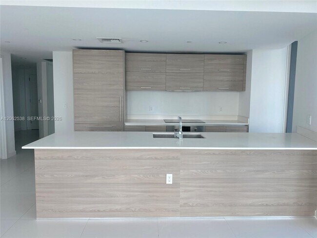Building Photo - 1300 S Miami Ave