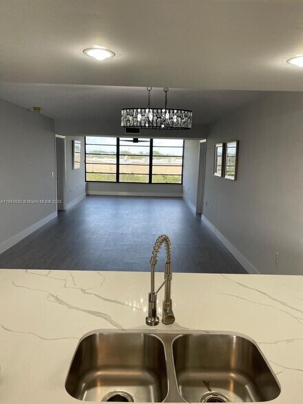 Building Photo - 1508 Whitehall Dr
