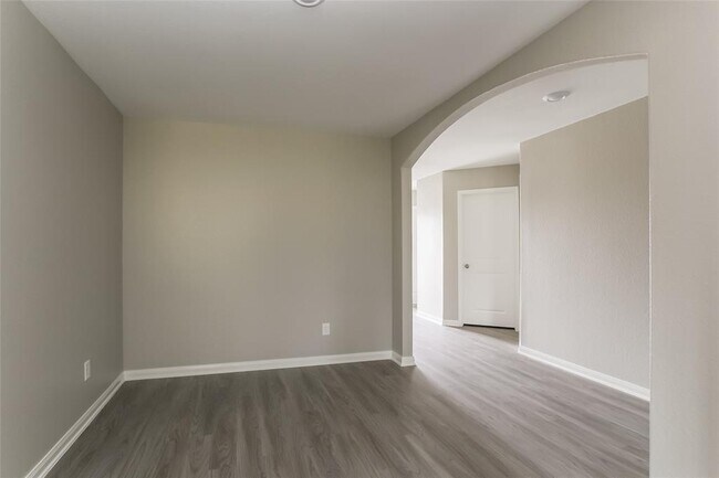 Building Photo - 27122 Leonardo Dr