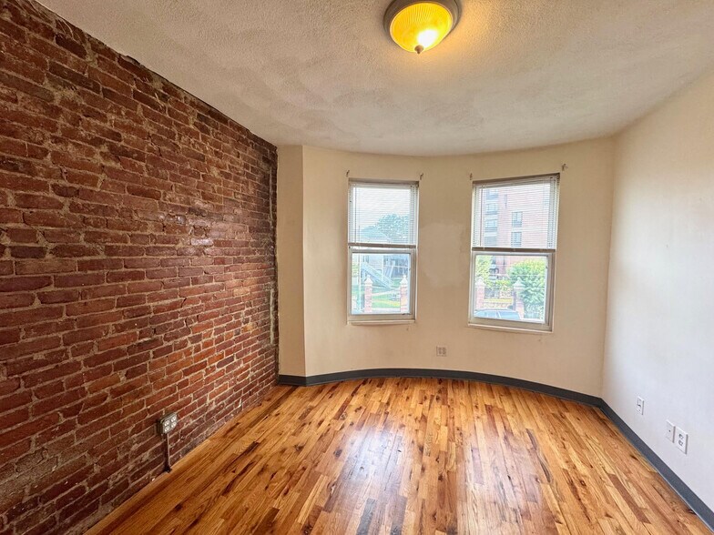 Building Photo - 838 Huntington Ave