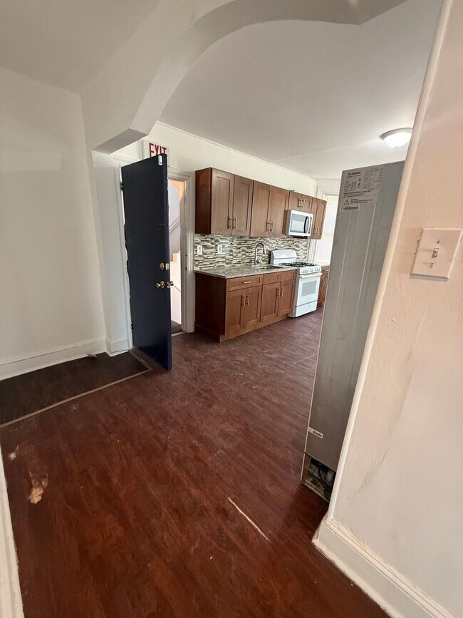 Building Photo - 6515 Rising Sun Ave