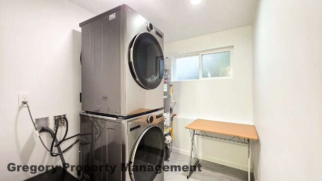 Building Photo - 117 154th Pl NE