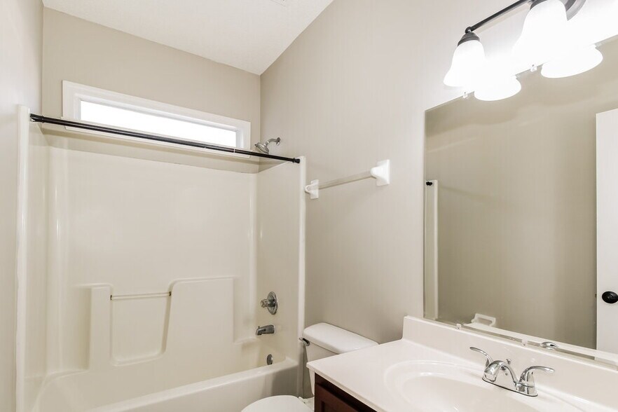 Building Photo - 1694 Farkleberry Dr