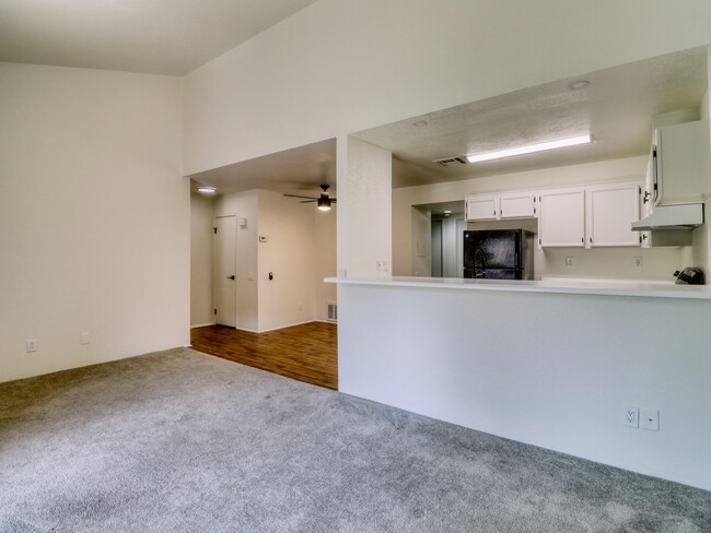 Building Photo - 291 E Mel Ave