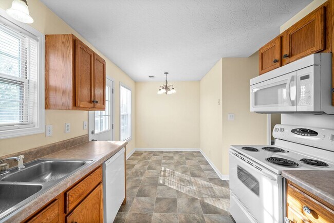 Building Photo - Home For Rent Near Heritage Park!