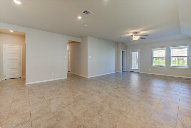 Building Photo - 1207 Cascade Hls Dr