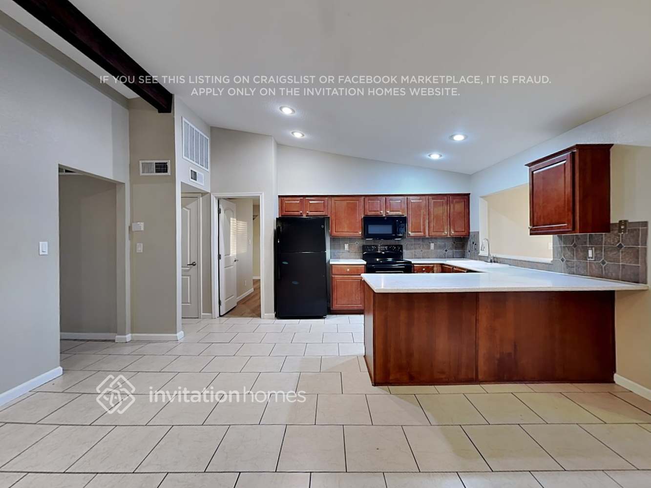 Building Photo - 2412 S Cottonwood Dr