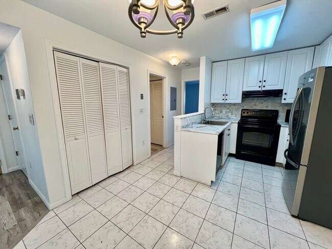 Building Photo - 110 Burkhall St